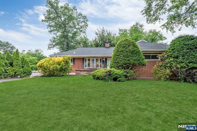 574 Chestnut Street, Twp Of Washington, NJ 07676