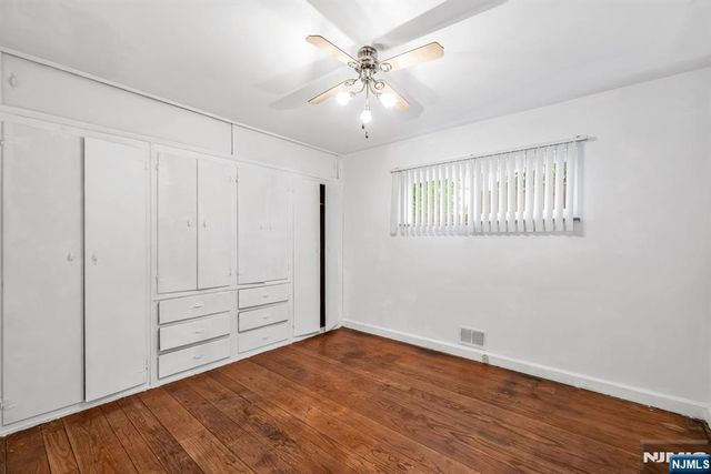 574 Chestnut Street, Twp Of Washington, NJ 07676
