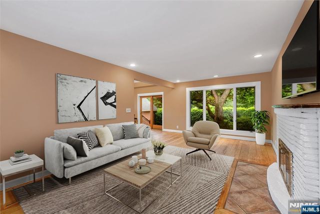 574 Chestnut Street, Twp Of Washington, NJ 07676
