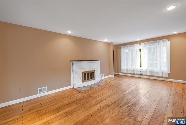 574 Chestnut Street, Twp Of Washington, NJ 07676