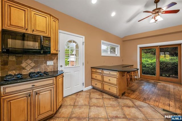 574 Chestnut Street, Twp Of Washington, NJ 07676