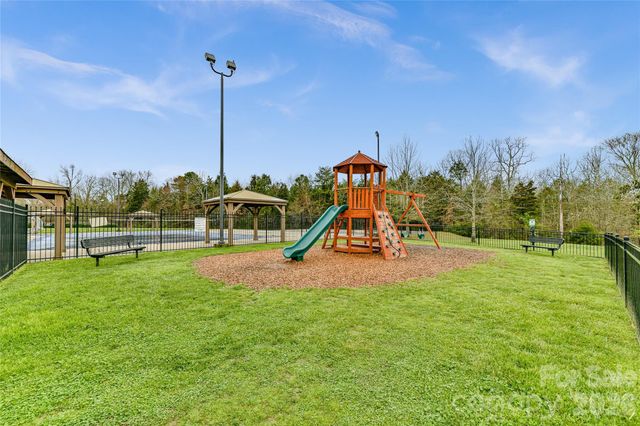 824 Garbow Court, Charlotte, NC 28270