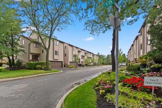 5 Kings Court, Nanuet, NY 10954