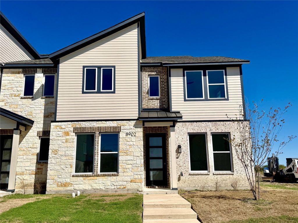 8902 Lowell Street, Rowlett, TX 75089