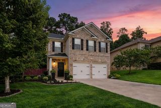 6608 Oak Hill Pass, Fairburn, GA 30213