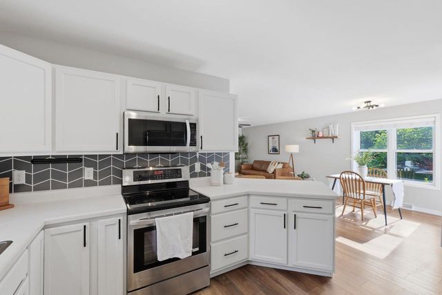 1271 Gas Light Drive, Sun Prairie, WI 53590