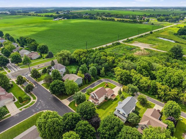 1271 Gas Light Drive, Sun Prairie, WI 53590