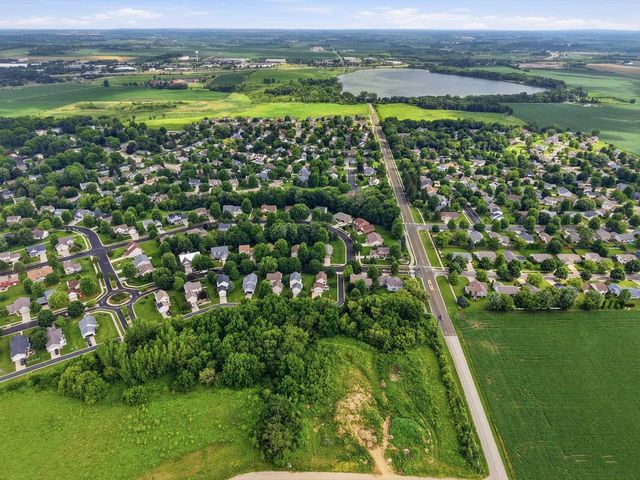 1271 Gas Light Drive, Sun Prairie, WI 53590