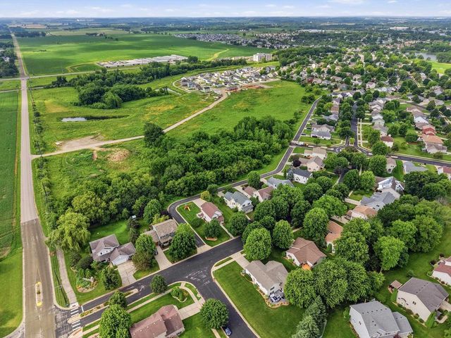 1271 Gas Light Drive, Sun Prairie, WI 53590