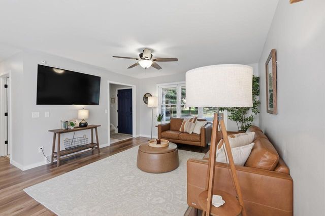 1271 Gas Light Drive, Sun Prairie, WI 53590