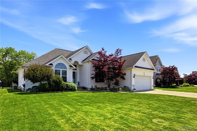 7041 Rock Dove Lane, Wheatfield, NY 14304