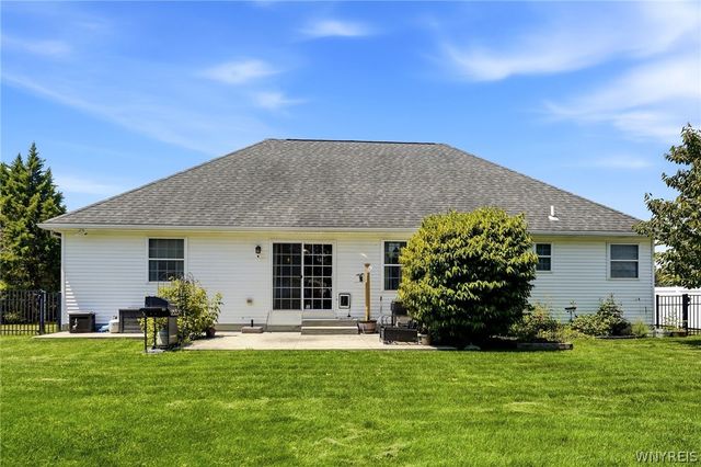 7041 Rock Dove Lane, Wheatfield, NY 14304