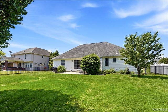 7041 Rock Dove Lane, Wheatfield, NY 14304