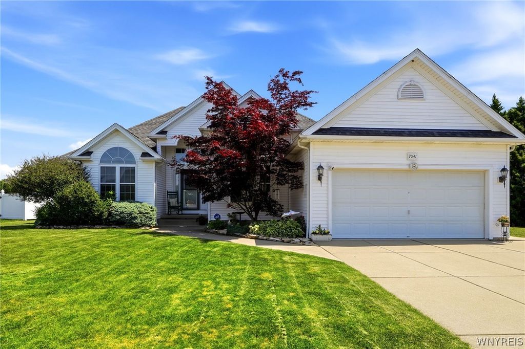 7041 Rock Dove Lane, Wheatfield, NY 14304