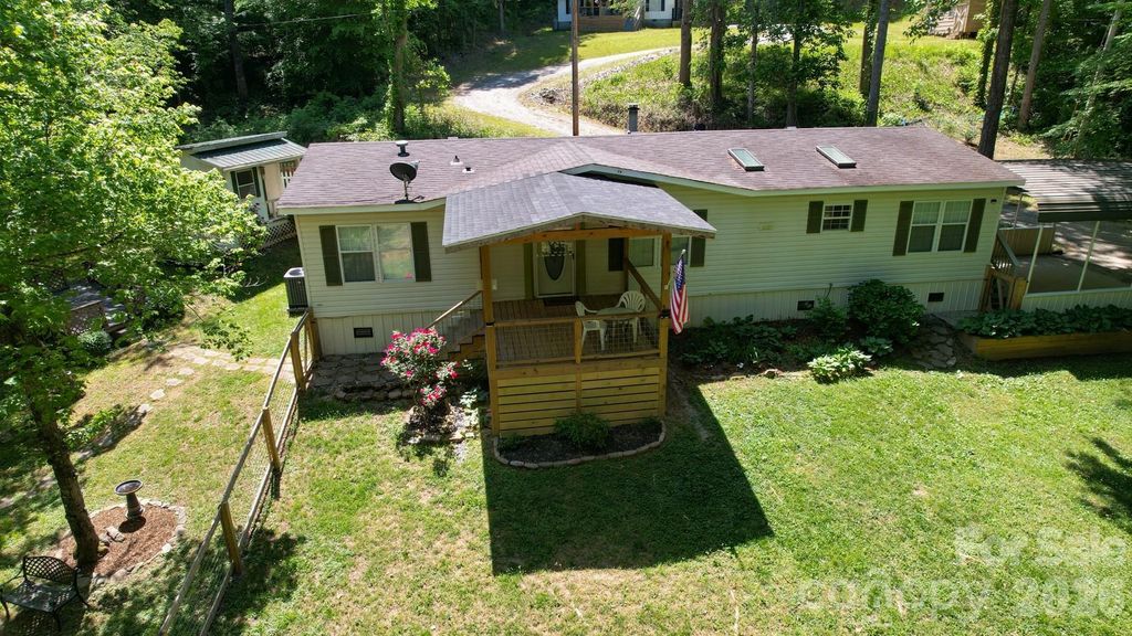 123 Little Rock Way, Mill Spring, NC 28756