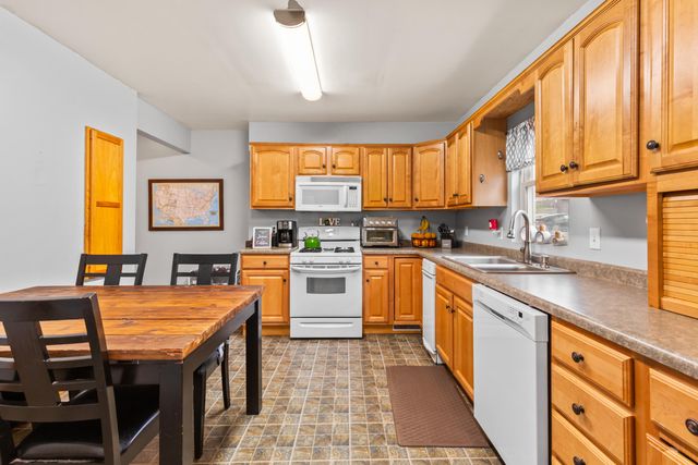 523 ELLIOTT Street, Council Bluffs, IA 51503