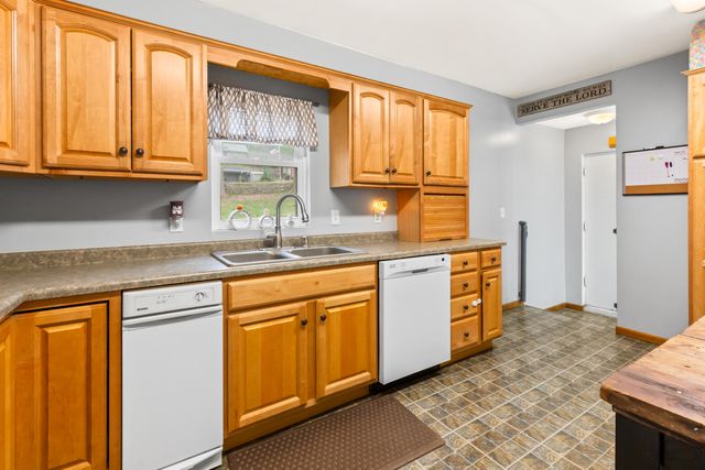 523 ELLIOTT Street, Council Bluffs, IA 51503