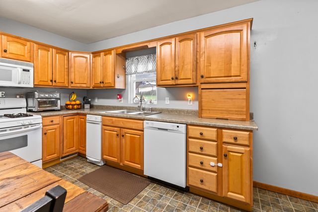 523 ELLIOTT Street, Council Bluffs, IA 51503