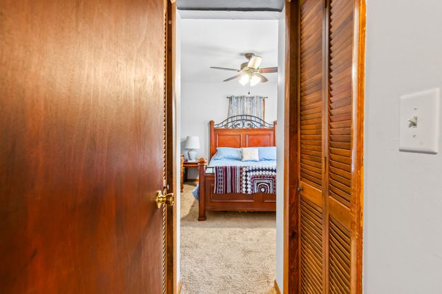 523 ELLIOTT Street, Council Bluffs, IA 51503