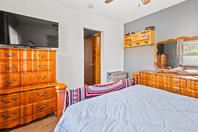 523 ELLIOTT Street, Council Bluffs, IA 51503