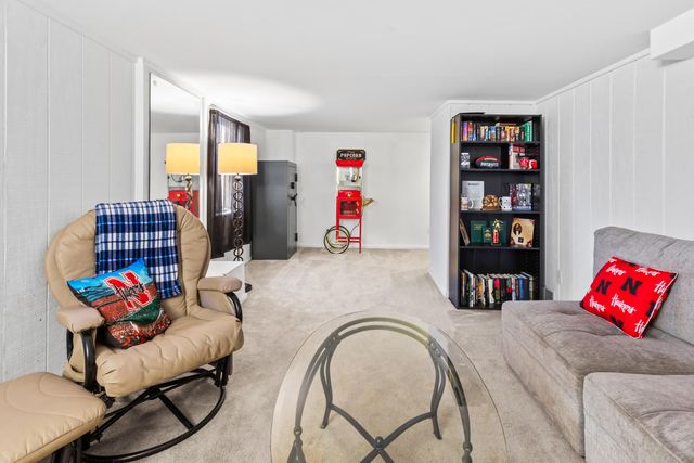 523 ELLIOTT Street, Council Bluffs, IA 51503