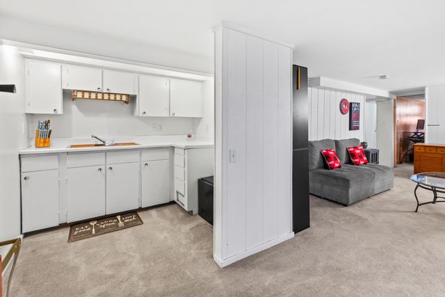 523 ELLIOTT Street, Council Bluffs, IA 51503