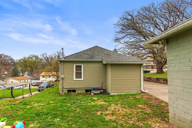 523 ELLIOTT Street, Council Bluffs, IA 51503