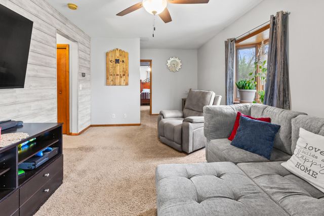 523 ELLIOTT Street, Council Bluffs, IA 51503