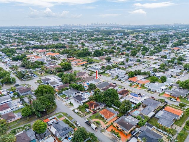 233 W 39th Pl, Hialeah, FL 33012