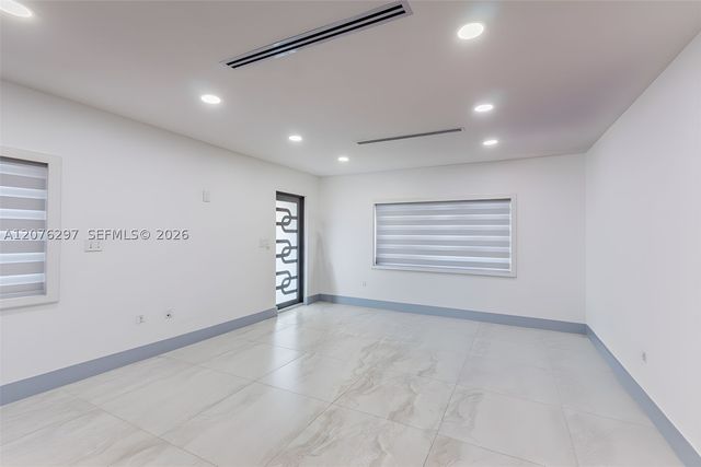 233 W 39th Pl, Hialeah, FL 33012
