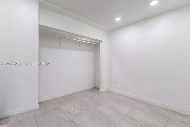 233 W 39th Pl, Hialeah, FL 33012