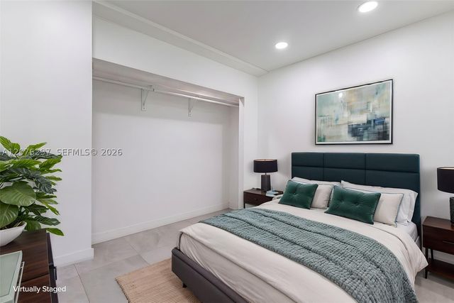 233 W 39th Pl, Hialeah, FL 33012