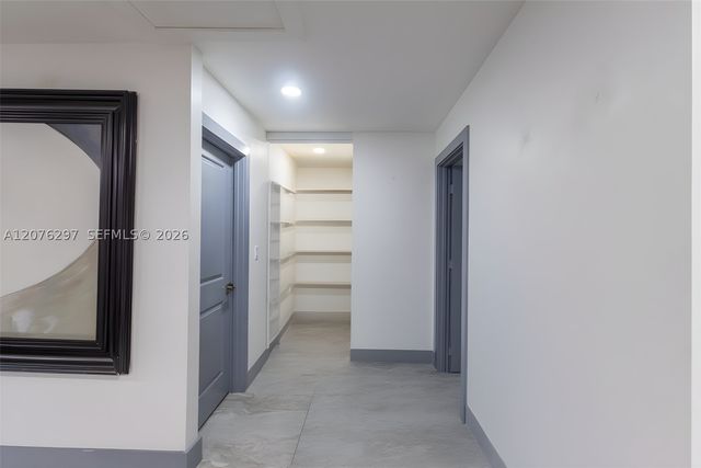 233 W 39th Pl, Hialeah, FL 33012