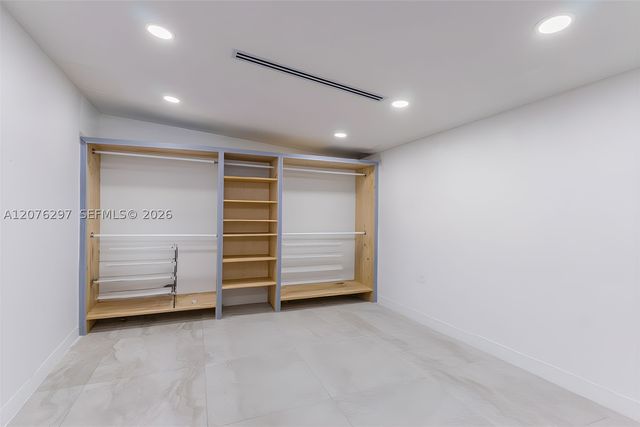 233 W 39th Pl, Hialeah, FL 33012
