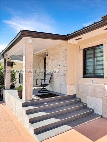 233 W 39th Pl, Hialeah, FL 33012
