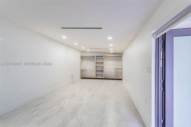 233 W 39th Pl, Hialeah, FL 33012