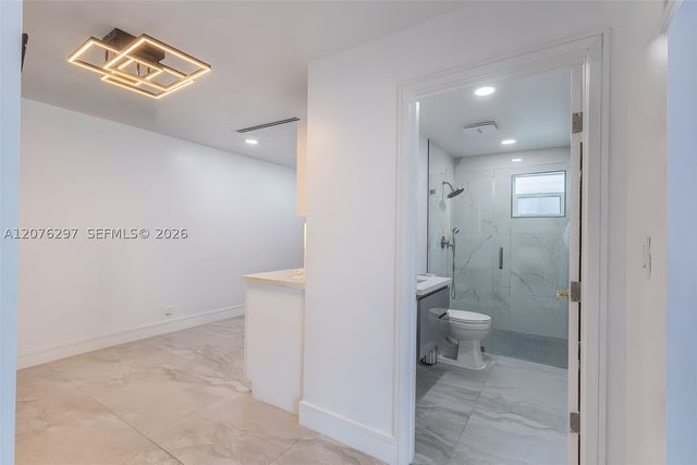 233 W 39th Pl, Hialeah, FL 33012