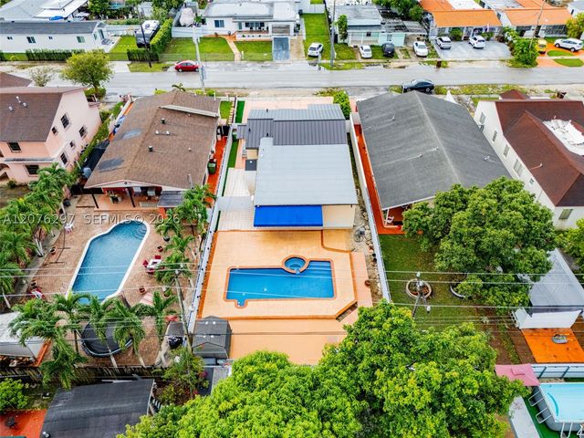 233 W 39th Pl, Hialeah, FL 33012