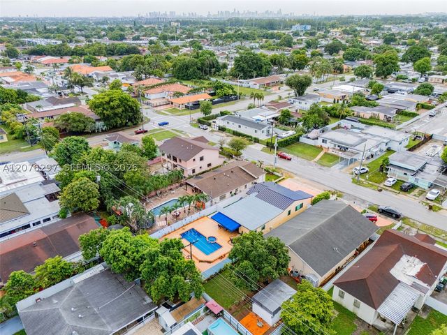 233 W 39th Pl, Hialeah, FL 33012