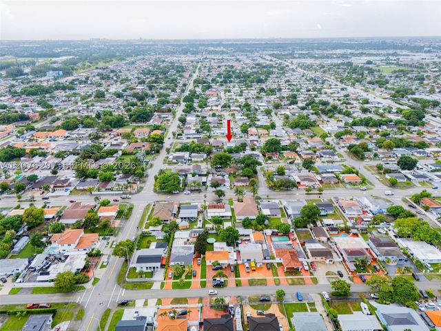 233 W 39th Pl, Hialeah, FL 33012