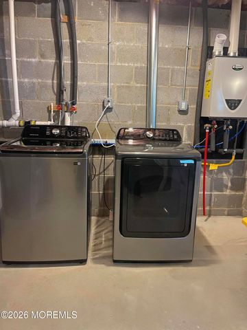 744 Anchor Avenue, Beachwood, NJ 08722