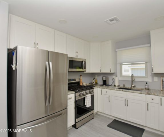 744 Anchor Avenue, Beachwood, NJ 08722