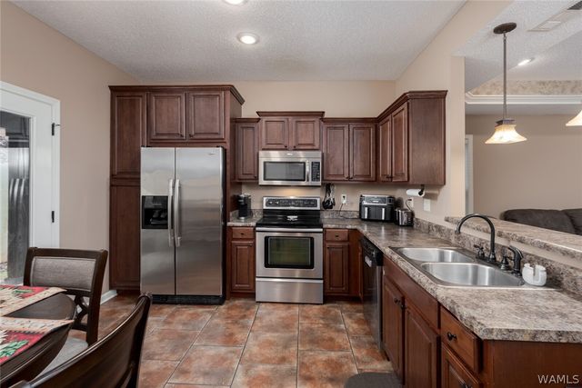 15174 Green Circle, Northport, AL 35475