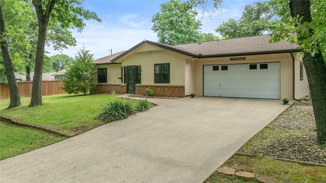 3 Clevedon Circle, Bella Vista, AR 72715