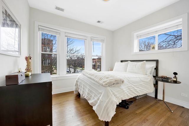 3602 N Oakley Avenue 2, Chicago, IL 60618