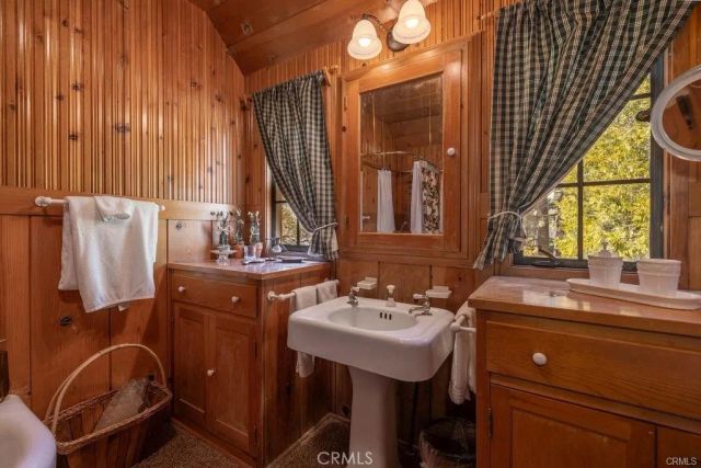 39654 Flicker Road, Fawnskin, CA 92333