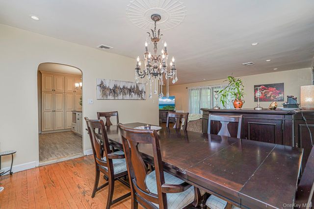 4 Brentwood Avenue, Staten Island, NY 10301