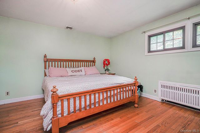 4 Brentwood Avenue, Staten Island, NY 10301