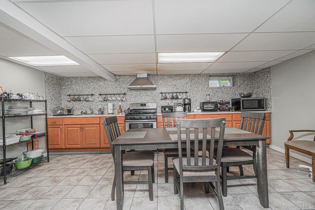 4 Brentwood Avenue, Staten Island, NY 10301