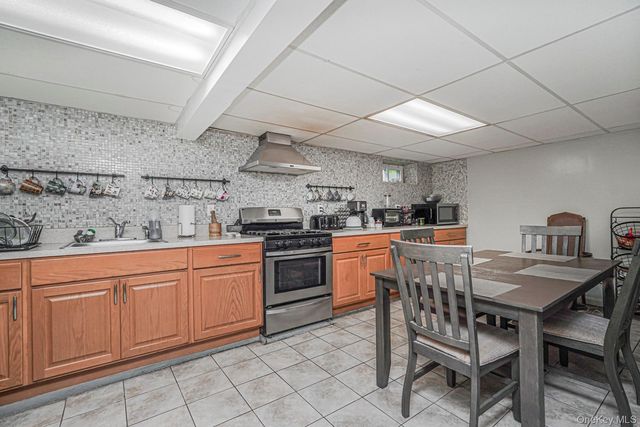 4 Brentwood Avenue, Staten Island, NY 10301